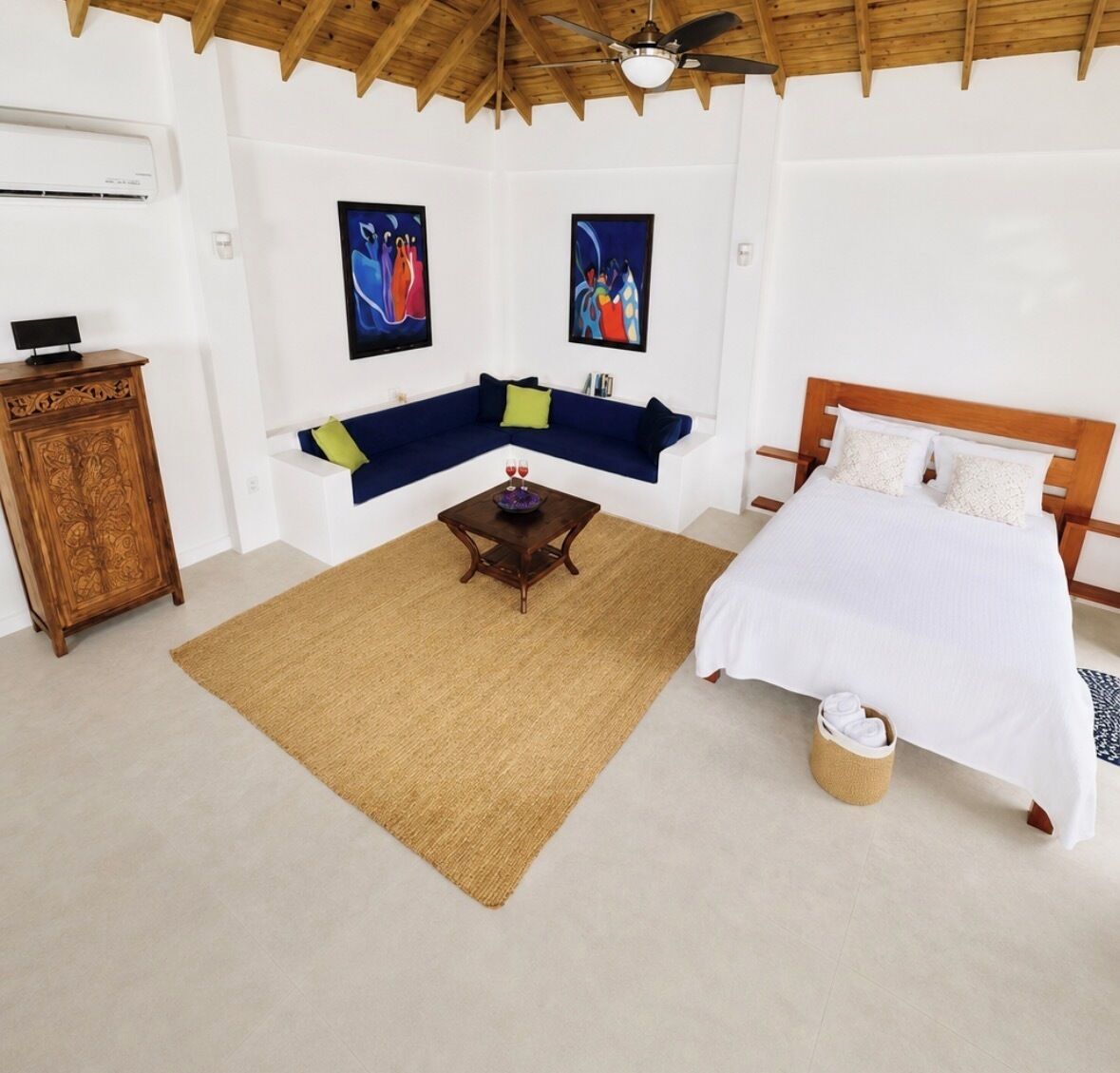1 bedroom, iron/ironing board, internet, bed sheets