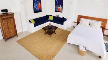 1 bedroom, iron/ironing board, internet, bed sheets