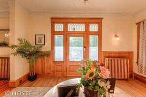 House (4 Bedrooms) | Living room - 4brvictorian Mansionjust North of Downtown (Colorado Springs)