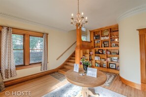 Interior - 4brvictorian Mansionjust North of Downtown (Colorado Springs)