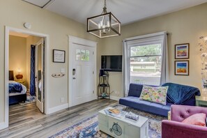House (1 Bedroom) | Living room | TV - 1BR Modern & Chic Bring Your Bikes and Dog! (Colorado Springs)