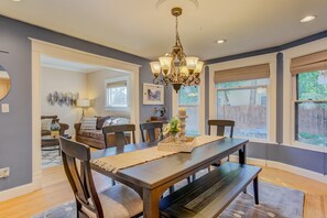 Private kitchen - 4BD Luxuryclose to Downtown3ba & Pet-friendly!! (Colorado Springs)
