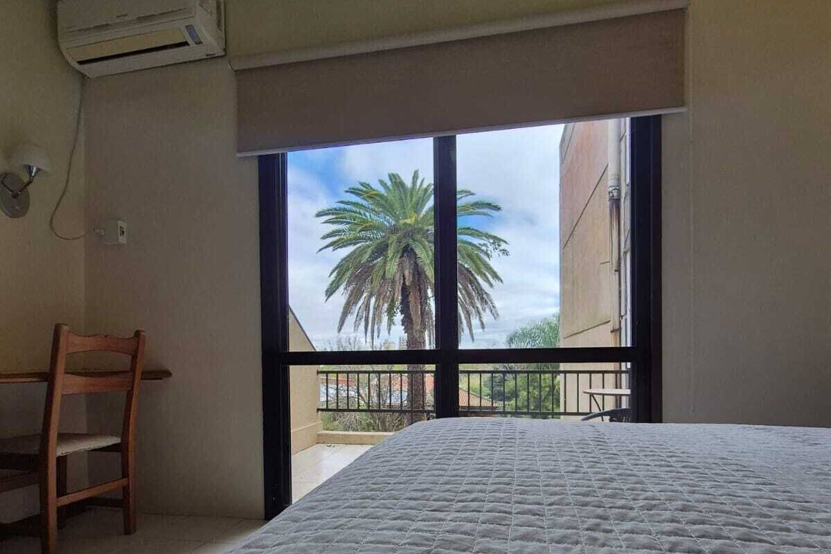 Minibar, sistema de insonorización, wifi gratis y ropa de cama 