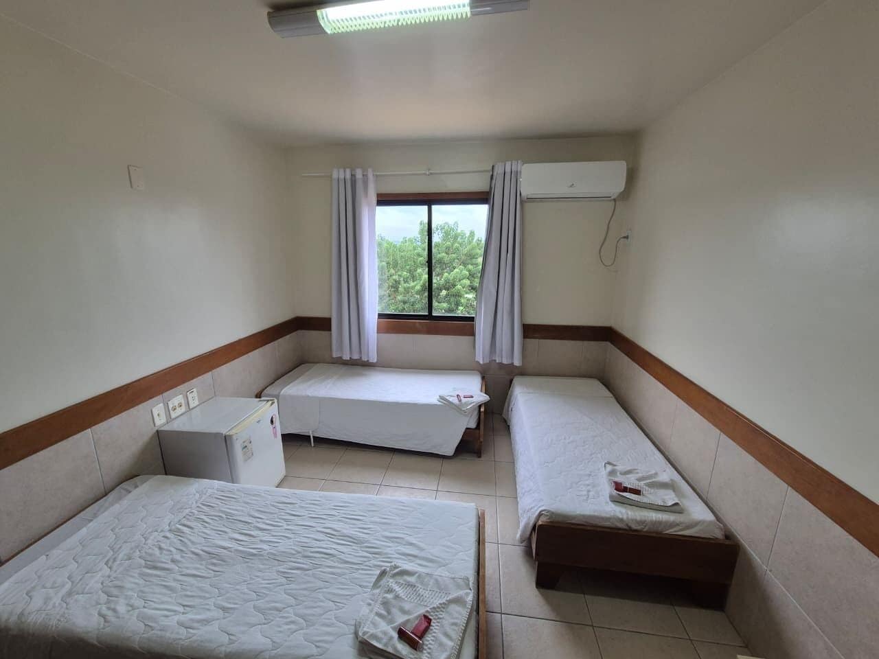Een minibar, geluiddichte muren, gratis wifi, beddengoed