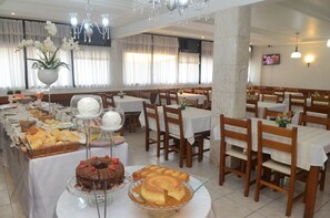 Free daily continental breakfast  - River Hotel (Uruguaiana)