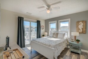 5 bedrooms, free WiFi, bed sheets