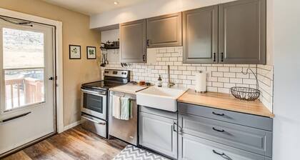 2BR Hikers Dream Red Rocks Dog-friendly!