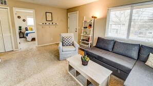 公寓 (2 Bedrooms) | 客廳 | 電視、Netflix、串流服務