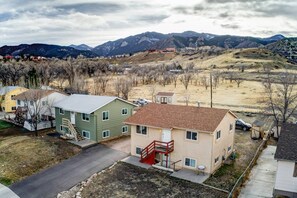 Exterior - 2BR Hikers Dream Red Rocks Dog-friendly! (Colorado Springs)