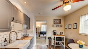 公寓 (2 Bedrooms) | 2 間睡房、高級寢具、羽絨被、手提電腦工作空間