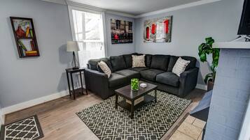 Cottage (2 Bedrooms) | Living room | Smart TV, Netflix, streaming services