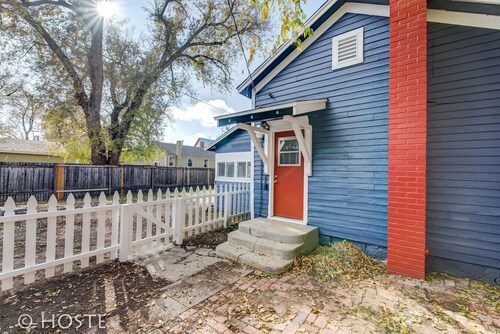 City Center Cottage Netflix, Mtns & Adventure!