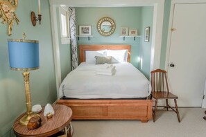 House (3 Bedrooms) | 3 bedrooms, iron/ironing board, bed sheets - Downtown 1900 Classic 3 Bedroom Value (Colorado Springs)