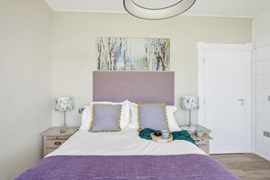 1 chambre, bureau, fer et planche à repasser, accès à Internet
