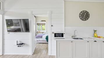 1 間睡房、書桌、熨斗/熨衫板、上網