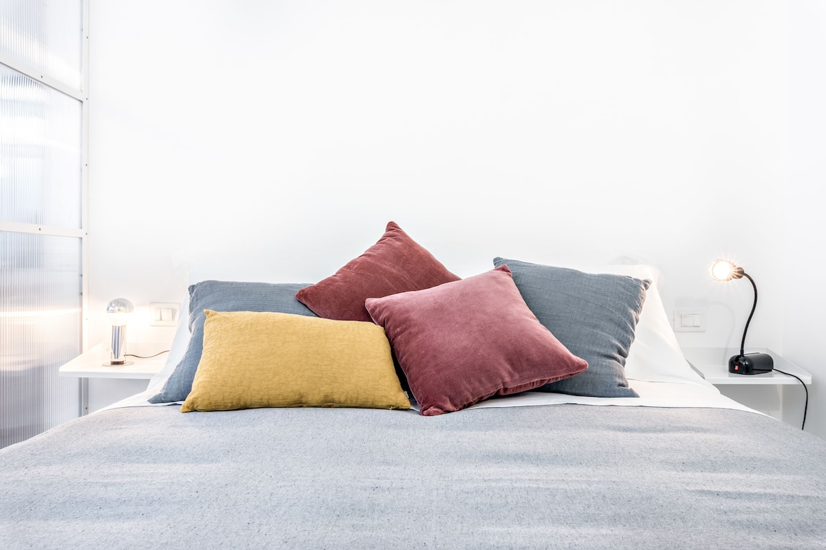 1 kamar tidur, seprai premium, dan selimut bulu angsa