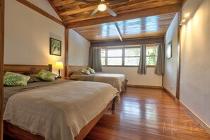 3 bedrooms, in-room safe, free WiFi, bed sheets