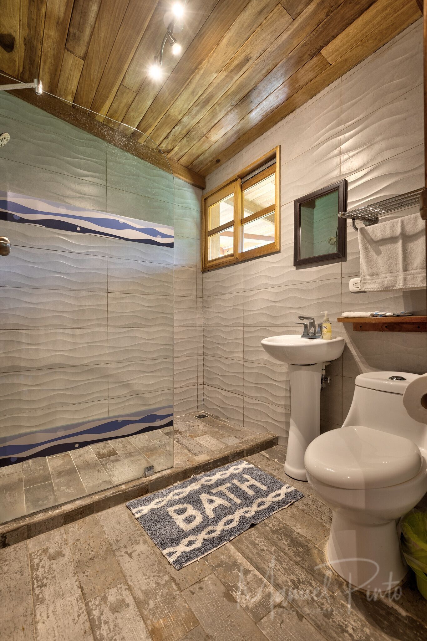 Shower, towels