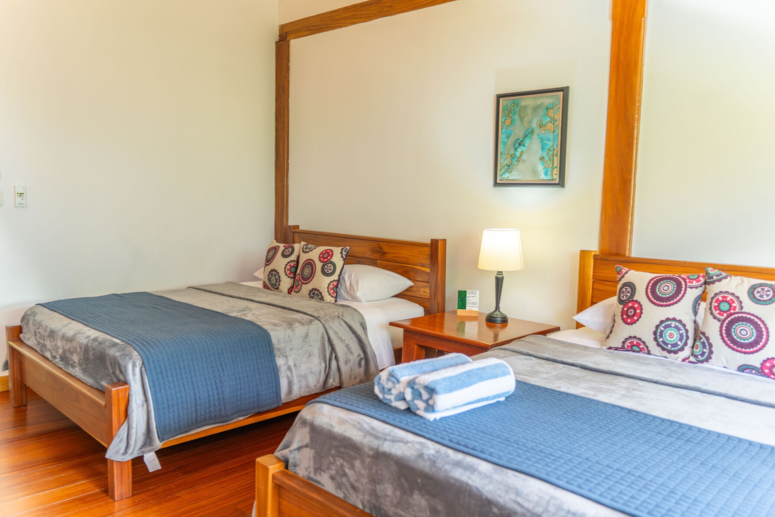 3 slaapkamers, een kluis op de kamer, gratis wifi, beddengoed