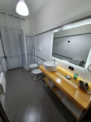 Chambre Double Confort, salle de bains privée (External) | Salle de bain