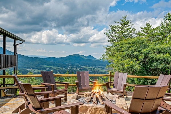 Outdoor propane fire pit with seating for 8. Wide open mountain views.