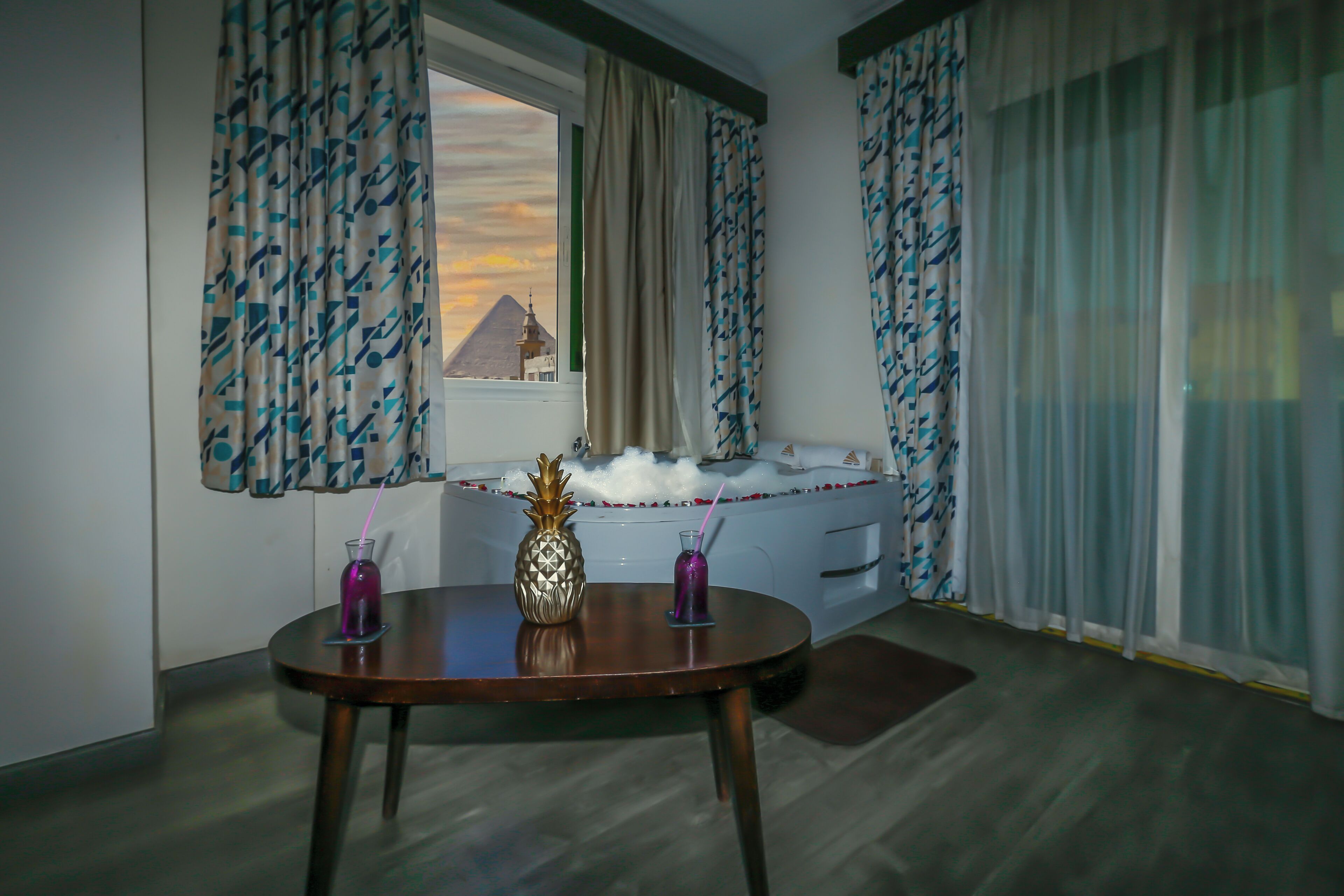executive double room, jetted tub (pyramids view) | 1 bedroom, minibar, in-room safe, desk