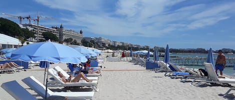 Beach nearby, beach towels