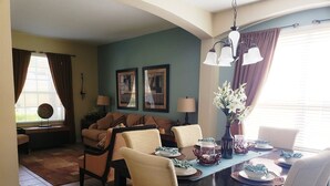 House | In-room dining - West Facing 6 Bed 5.5 Bath Villa With Private Pool & Spa. Conservation Views (Davenport)