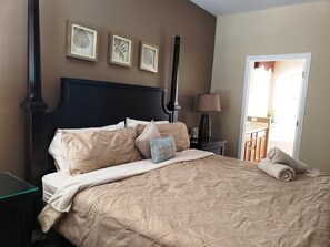 House | 6 bedrooms, desk, iron/ironing board, free WiFi