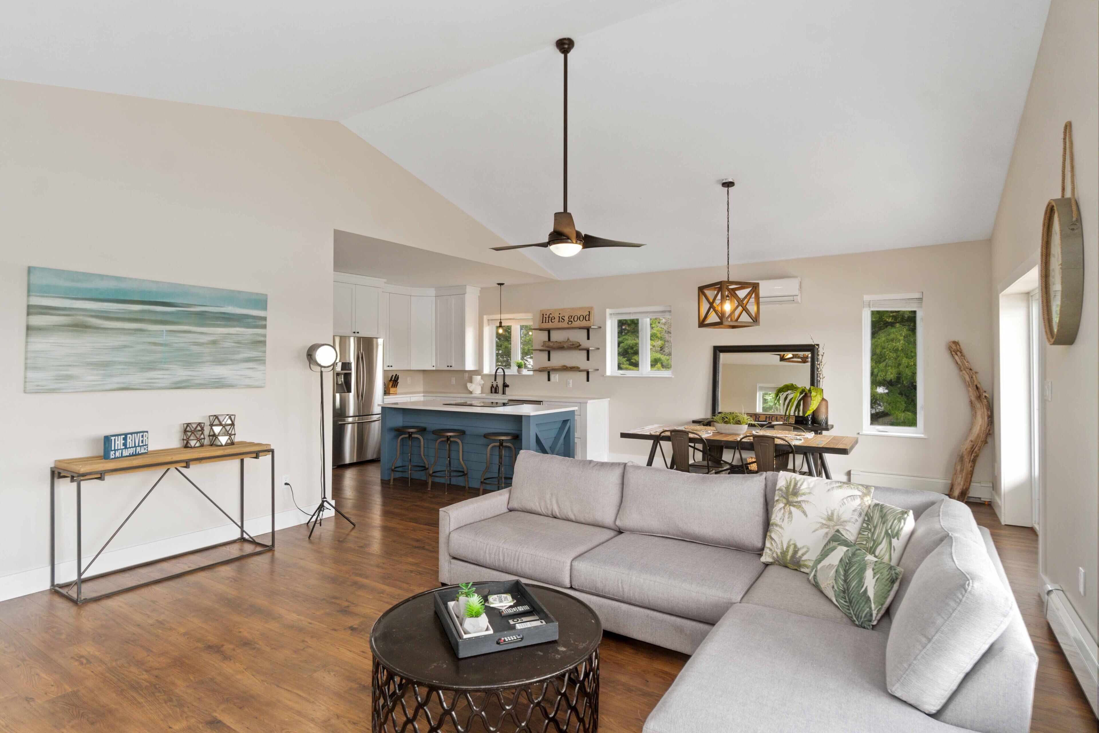 Private Modern House on the St Lawrence River (JOHNSTOWN, ONTARIO 🇨🇦)