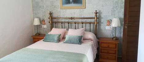 2 soveværelser, strygejern/strygebræt, sengetøj