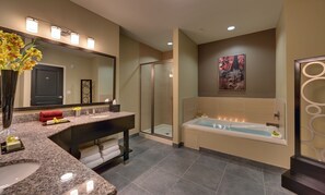 Presidential-Zimmer | Badezimmer | Kostenlose Toilettenartikel, Haartrockner, Seife, Shampoo
