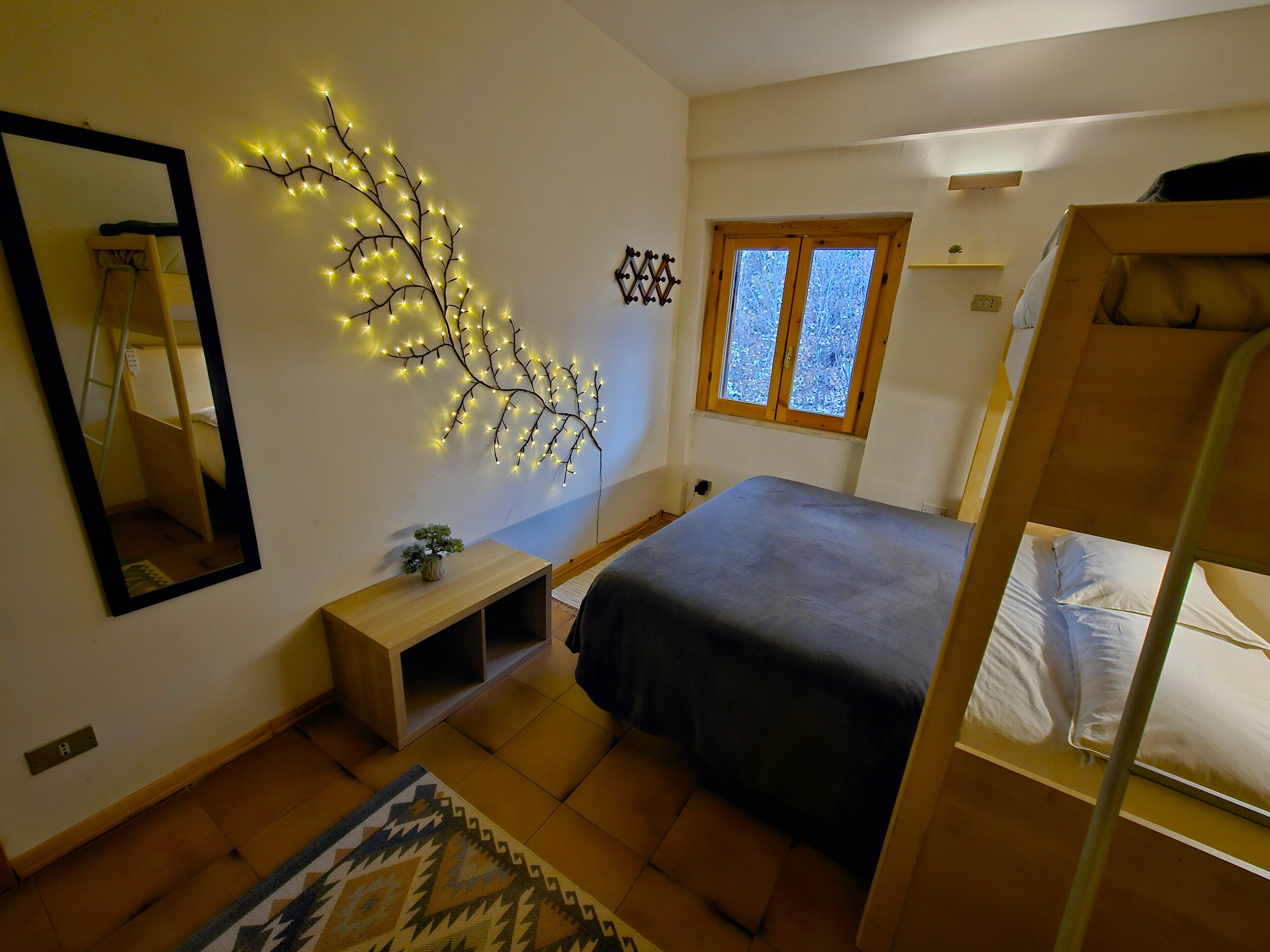 3 間睡房、書桌、免費 Wi-Fi、床單