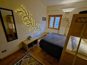 3 chambres, bureau, accès au Wi-Fi (inclus), literie fournie