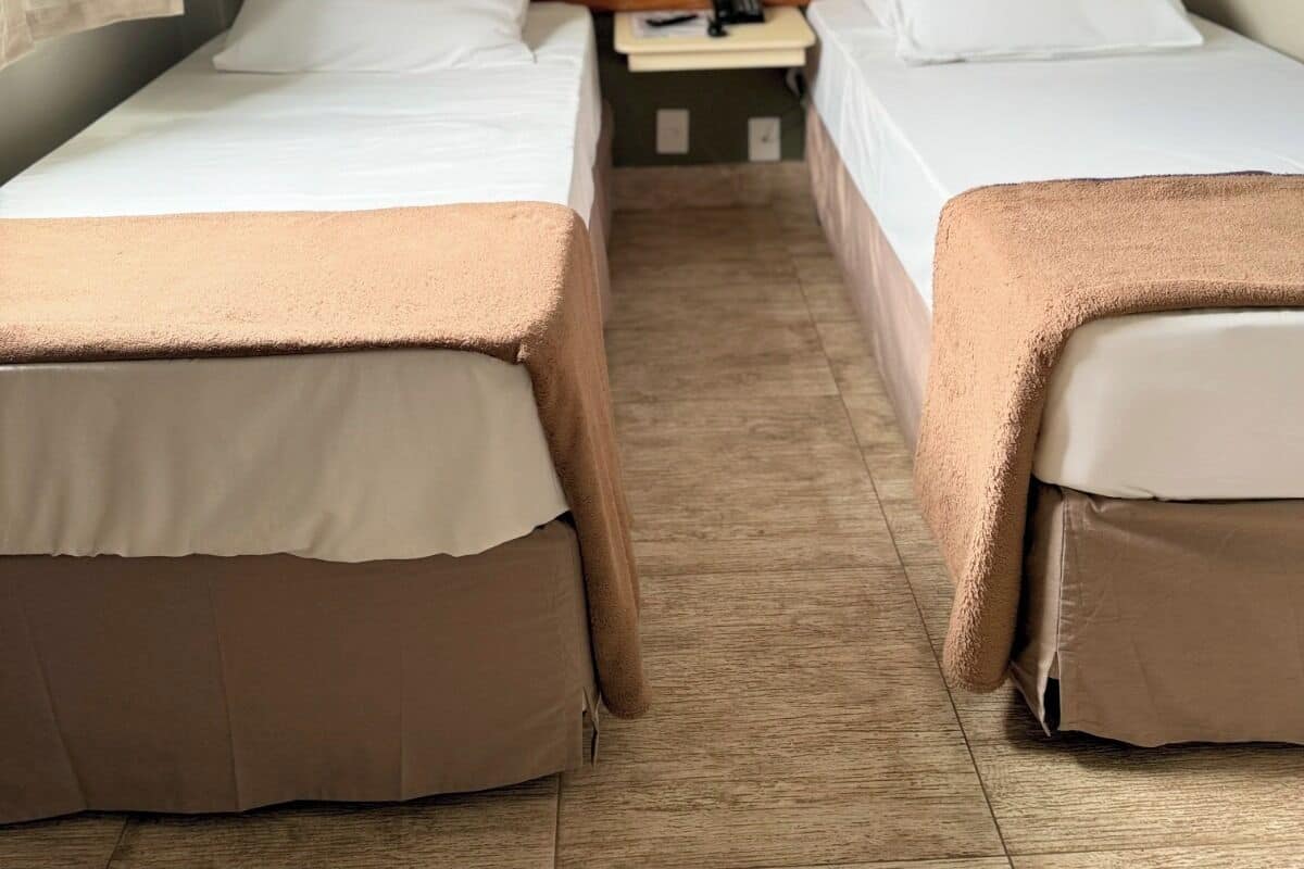 Standard Room | 1 bedroom, minibar, desk, free WiFi