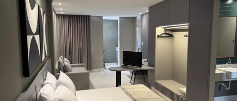 Premium kamer | Een minibar, een bureau, gratis wifi, beddengoed