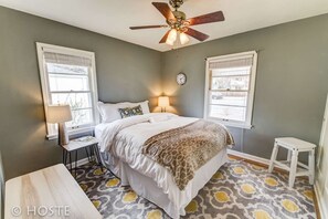 House (2 Bedrooms) | 2 bedrooms, iron/ironing board, bed sheets - 2brclassic Downtown Housebright & Charming (Colorado Springs)