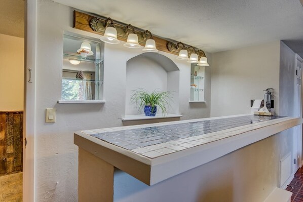 House (4 Bedrooms) | 4 bedrooms, premium bedding, down duvets, individually decorated - 4BR Dog-friendly Minutes to Garden of the Gods (Colorado Springs)