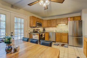 House (4 Bedrooms) | Private kitchen | Full-sized fridge, oven, coffee/tea maker, toaster - 4BR Dog-friendly Minutes to Garden of the Gods (Colorado Springs)
