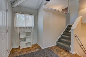 House (4 Bedrooms) | 4 bedrooms, premium bedding, down duvets, individually decorated - 4BR Dog-friendly Minutes to Garden of the Gods (Colorado Springs)