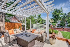 House (3 Bedrooms) | Terrace/patio