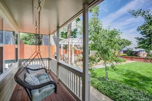 House (3 Bedrooms) | Balcony