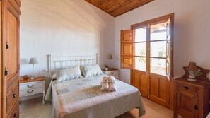 3 quartos, ferros/tábuas de passar roupa, berço de viagem, Wi-Fi