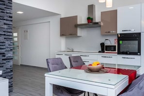 Microwave, dishwasher