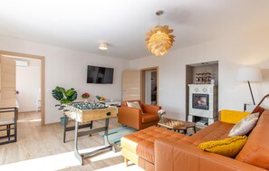 TV connectée, baby-foot, table de tennis de table