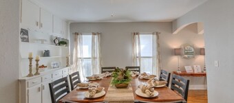 3BR Of Downtown King Bed, Dining, Has It All!