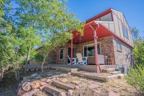 Exterior - 4 BR Country Home in Suburbs W/trails & Parks (Colorado Springs)