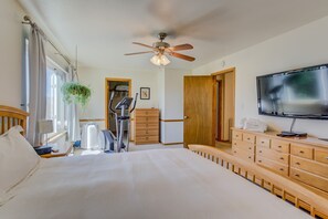 House (4 Bedrooms) | 4 bedrooms, iron/ironing board, bed sheets - 4 BR Country Home in Suburbs W/trails & Parks (Colorado Springs)