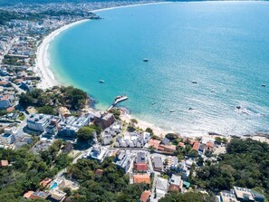 鄰近海灘、白沙