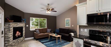 Apartment (2 Bedrooms) | Wohnzimmer